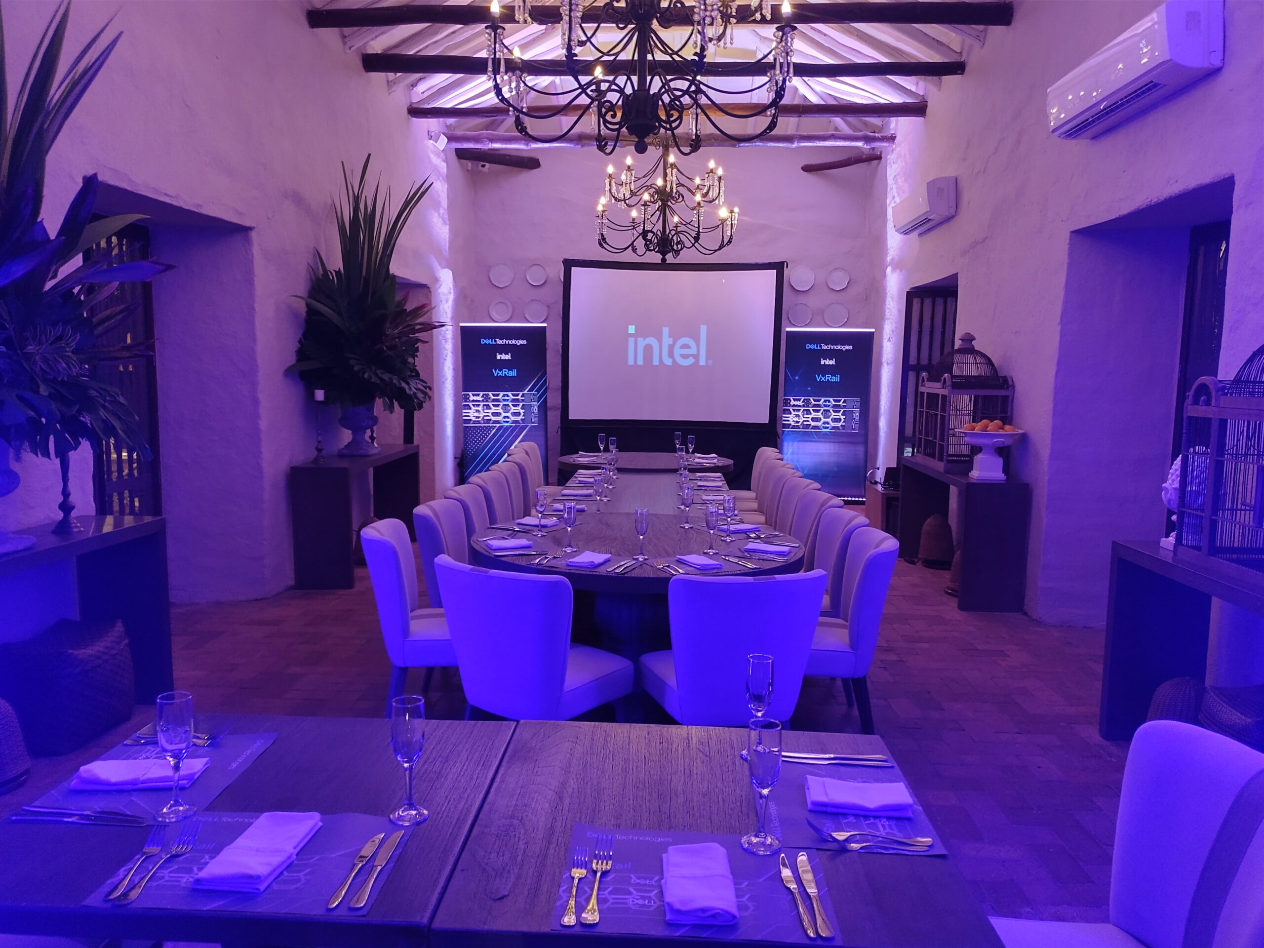 Evento corporativo para empresa tecnológica multinacional con experiencia de marca y producción de evento empresarial.